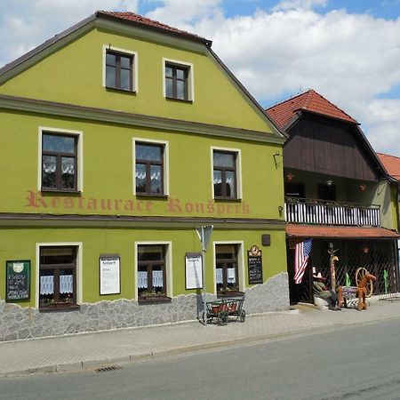 Ubytovani Ronsperk Pobezovice Exterior photo